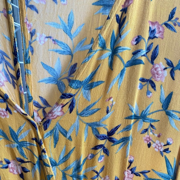 American Eagle Yellow Romper - Picture 4 of 4